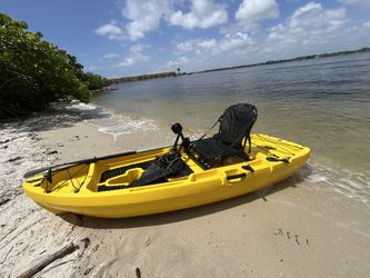 8’4” Kayak With Pedals And Paddle TRADE FOR 1st GEN GOLD STAAL 150-200