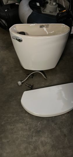 Round style bowl toilet