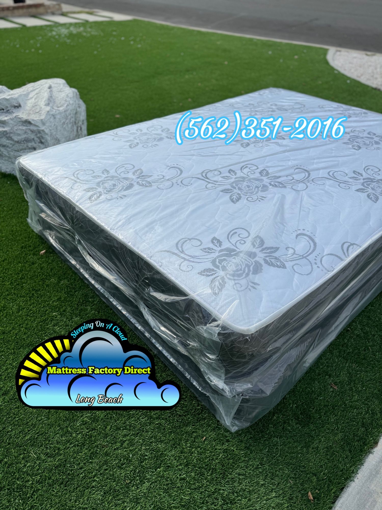 Queen Size Mattress And Boxspring Combo 🚚