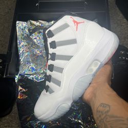 Jordan 11 Adapt 