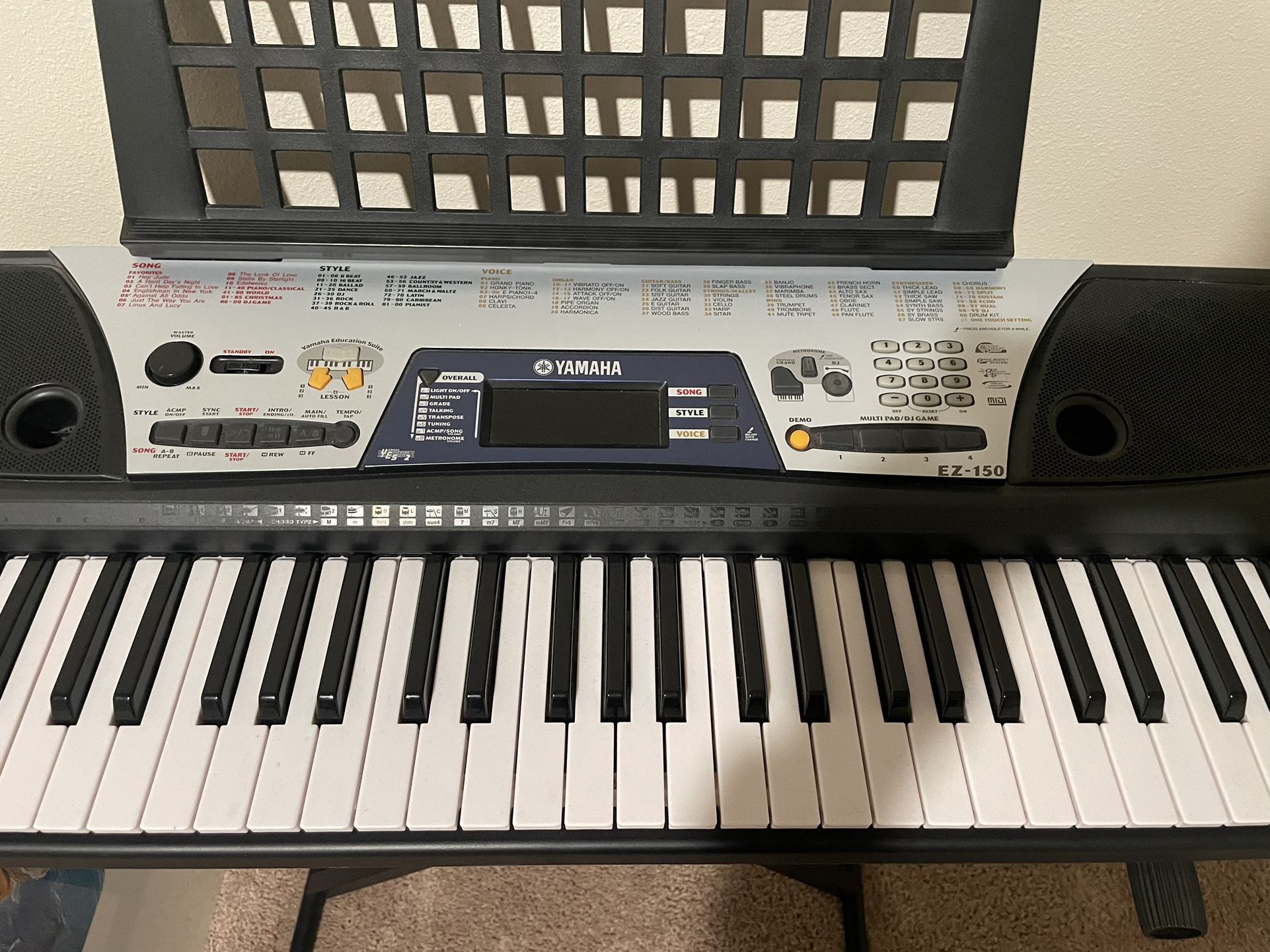 Yamaha EZ150 Portable Keyboard with lights
