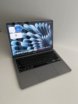 Apple MacBook Air 13 (2020 Model/ M1 chip) 8GB Memory 128GB storage great laptop