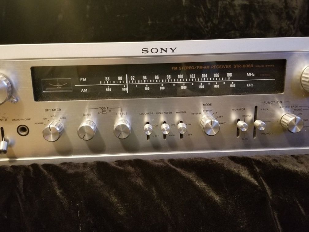 SONY STR-6065 AM/FM STEREO RECEIVER 50W Per Channel