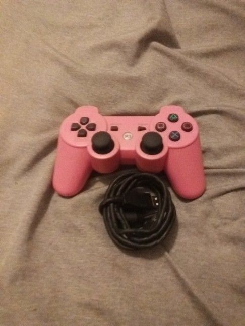 PlayStation 3 Control Comes With Charger And Still Work Still In Good Condition And If You Have A PS3 It Would Be Perfect For You But It's Fake