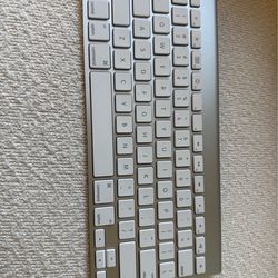 Apple Keyboard