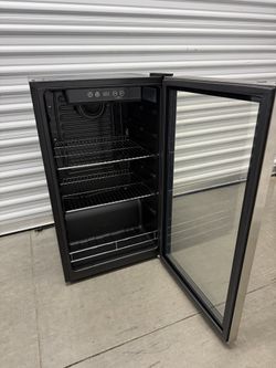 Insignia 115-Can Beverage Cooler