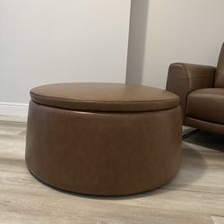Perfect condition leather Ottoman 
