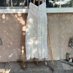 Women’s White Dress