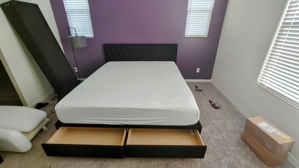 California King Tuft N needle mint Mattress.