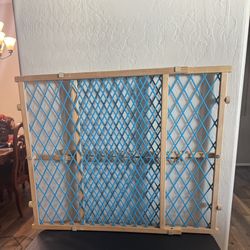 Adjustable Baby / Pet Gate 