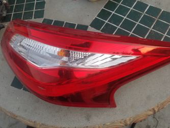 2016-18 Nissan Sentra right taillamp OEM