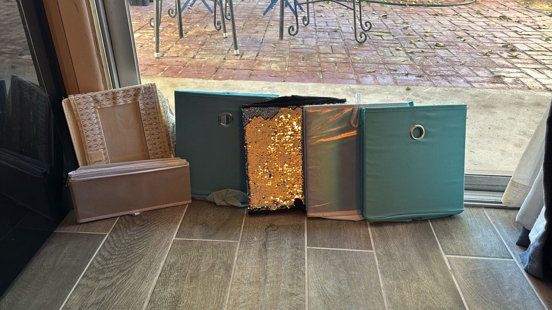 Free Cube Shelf Cubes