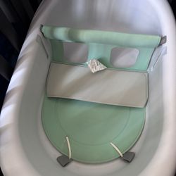 Frida baby 4 in 1 grow with me tub