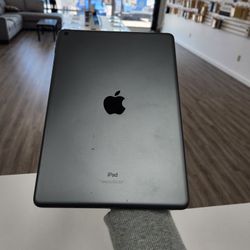 iPad 9th Gen 10.2" (WiFi) 64GB Excellent