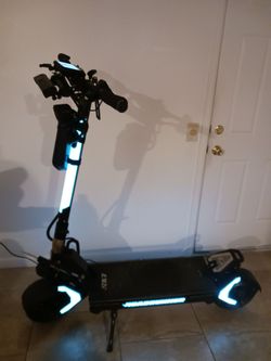 Roadrunner Rx7 Hyper Electric Scooter 95%cosmetic/200miles