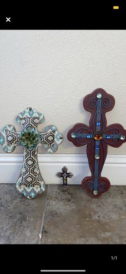 Cross decors