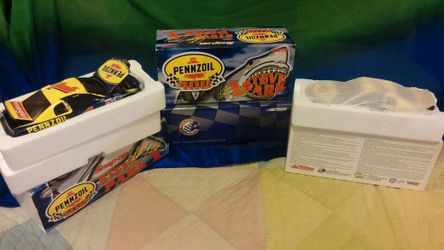 2 PENNZOIL 400 Limited Edition adult Collectibles