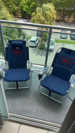 2 Beach Chairs – Great Condition ☀️🏖️