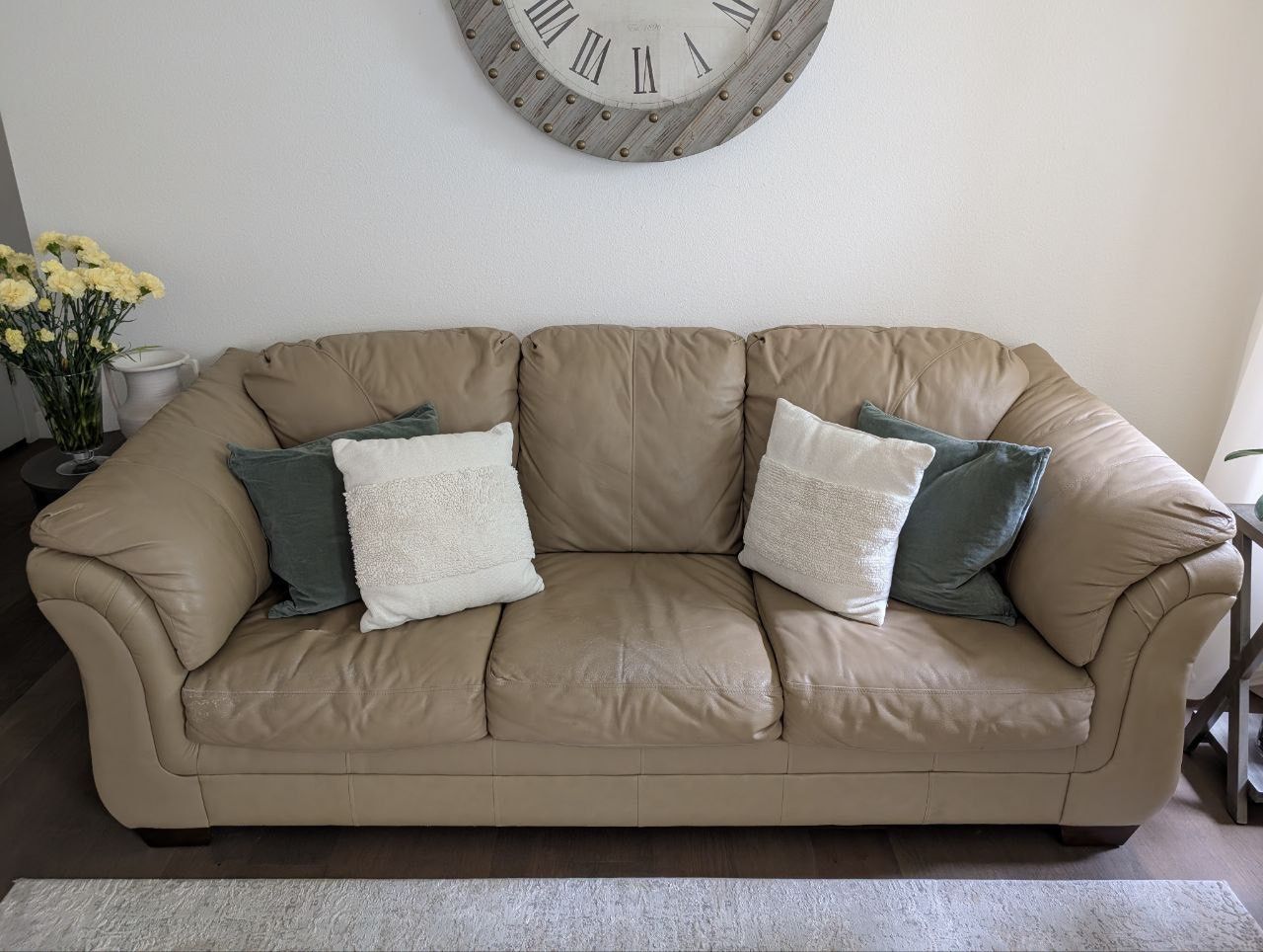 Set Of 3 Coaches And Chair