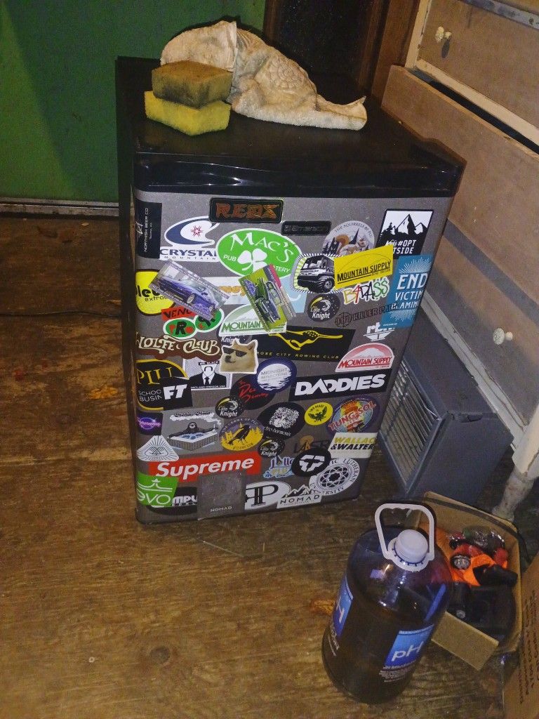 Mini Fridge, 60$