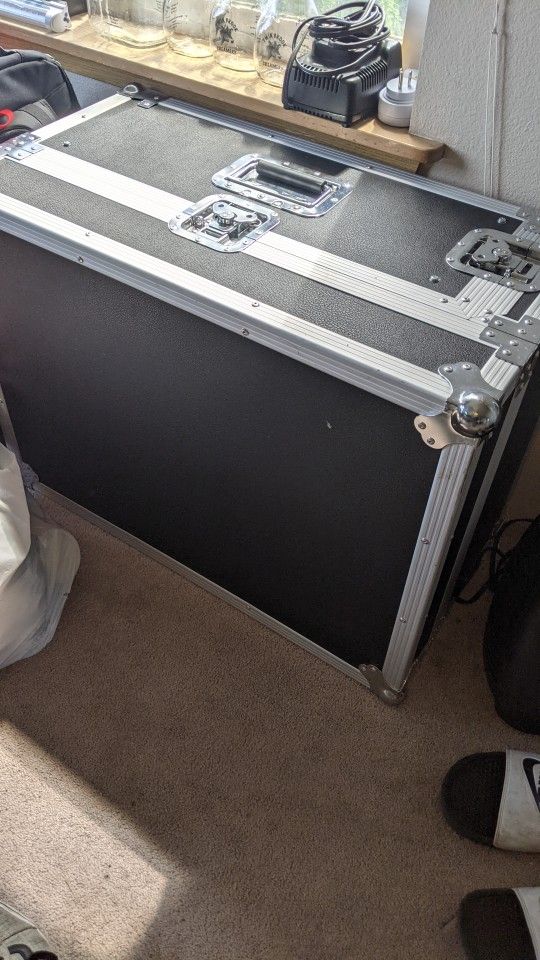 ROAD CASE NEED IT GONE