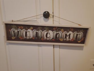 Fall Pumpkin 'Welcome' Sign (7.5" × 31.5")