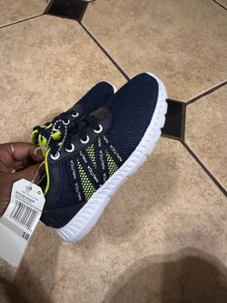 Brand new boys 10 nautica shoes