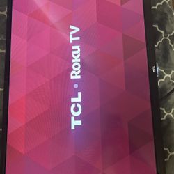 32” Roku Tv with Wall mount 