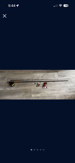 Fly Fishing Setup, Cortland 8/9wt Rod, Redington Reel, Flies and Case