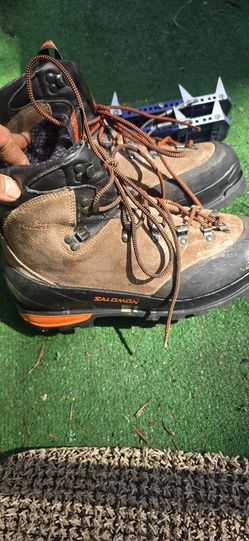 Salmon snow shoes 10.5