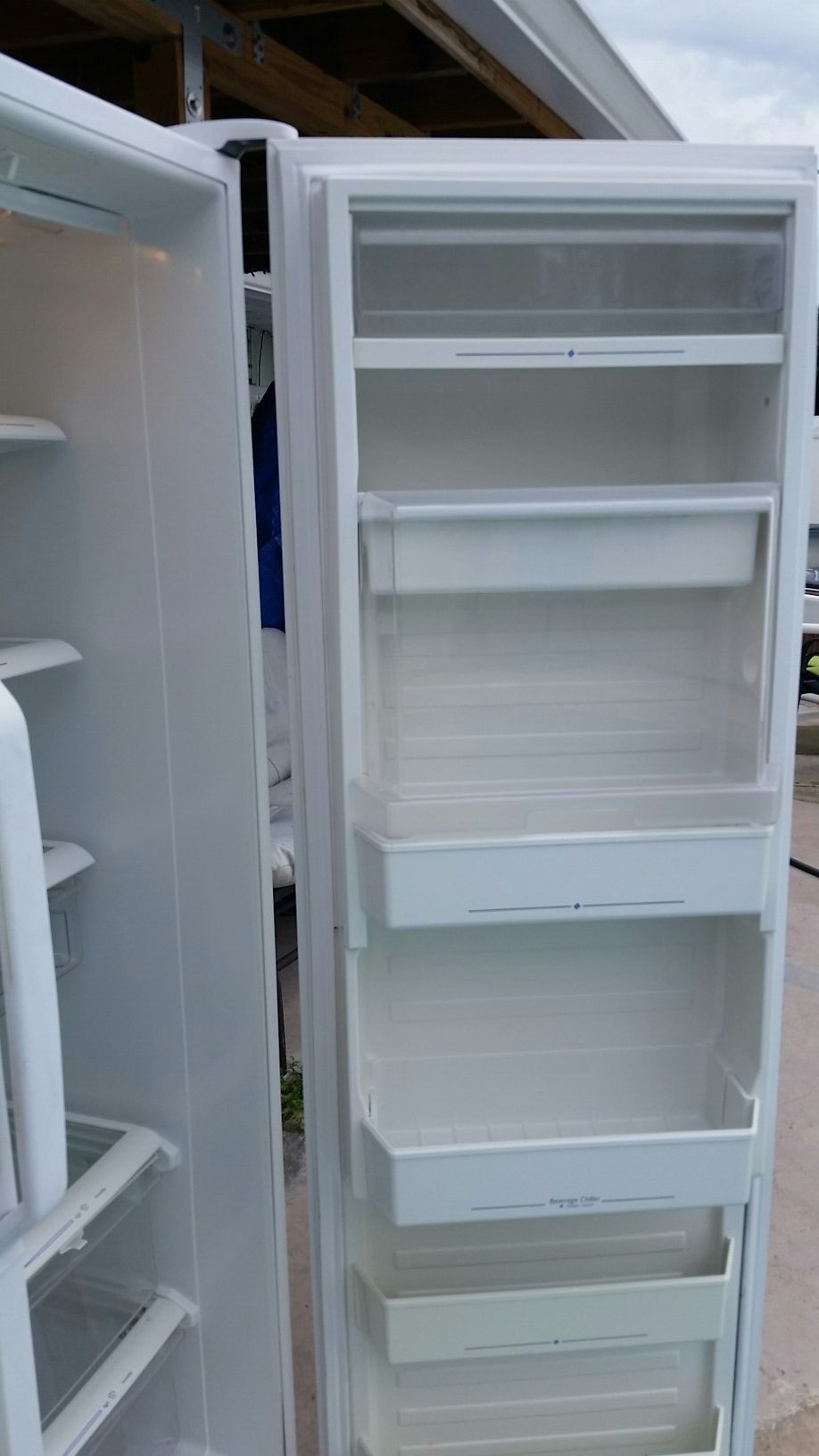 Amana side by side refrigerator white model number SRD25S5W for Sale in