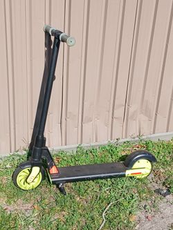 Gotrax Electric Scooter (needs battery charged or replacement)