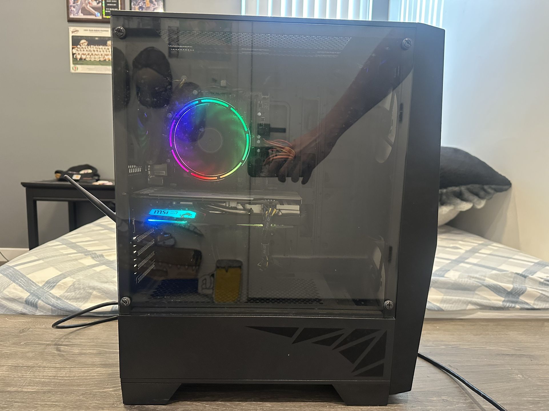 HELP! Gaming PC, Great Condition.