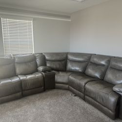 Sectional Leader Couches 