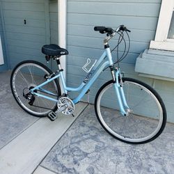DIAMONDBACK VITAL 2 HYBRID BIKE 700cc Wheels 