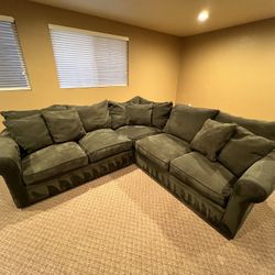 Large Microfiber Sectional Couch - Very Comfortable - $400 OBO