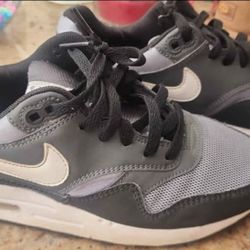 Boys Size 6.5