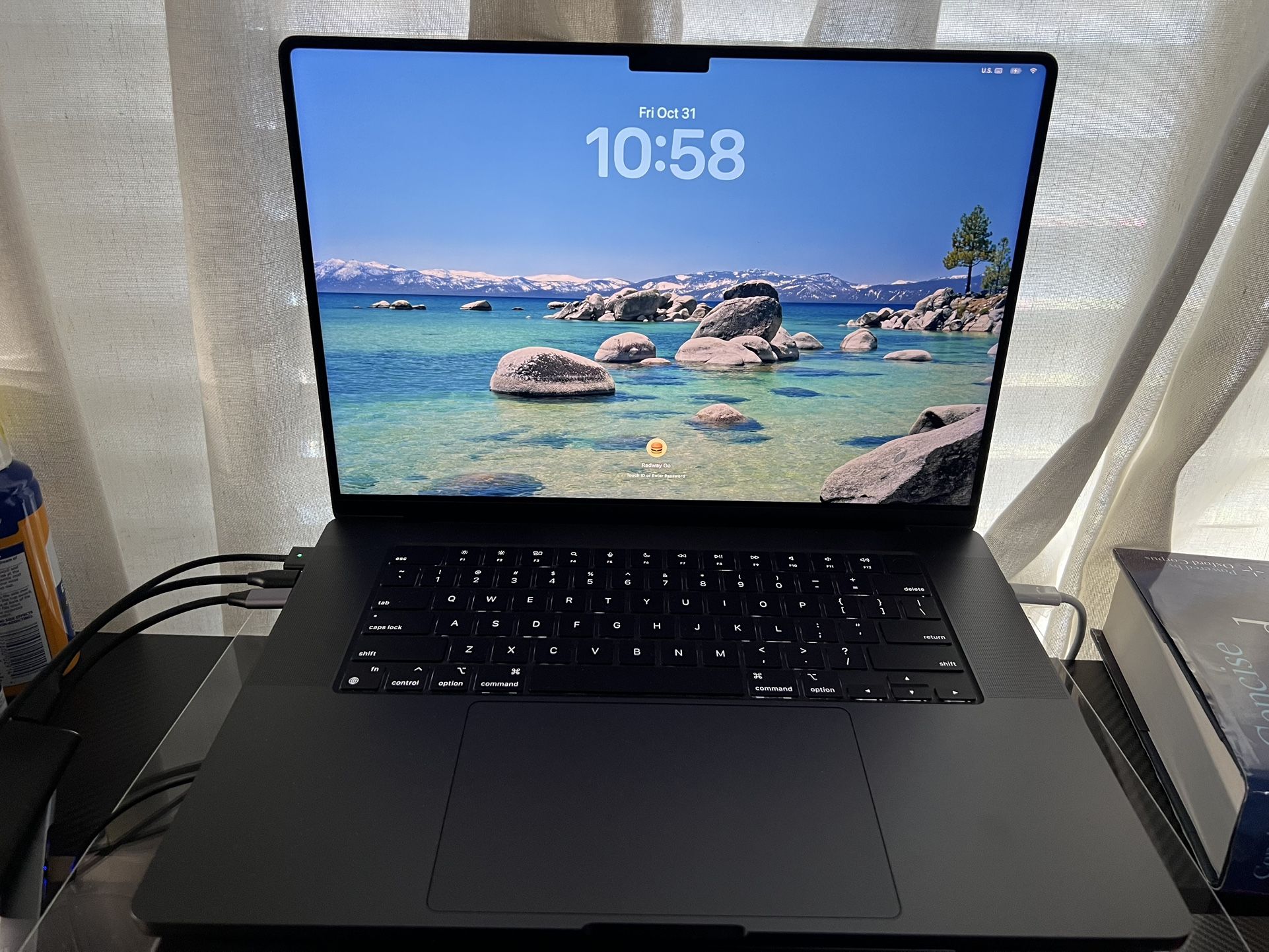 MacBook Pro M4 MAX 32GB
