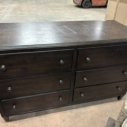 Bonterra 6- Drawer Dresser (used like new)
