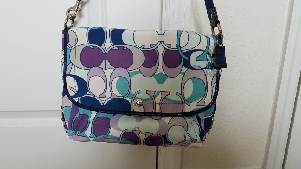 NEW 100% Authentic Coach Messenger Bag