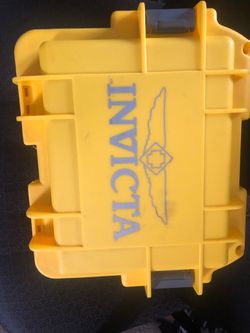 Invicta 3 Slot  yellow. Watch Case.