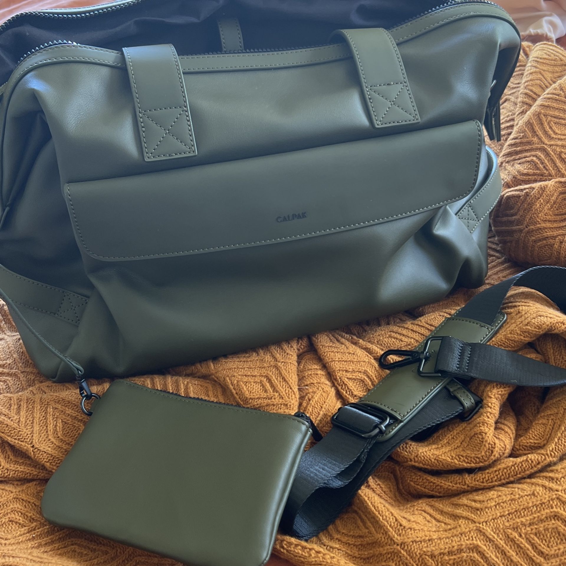 Calpak Hue Duffel Bag (Moss Green)