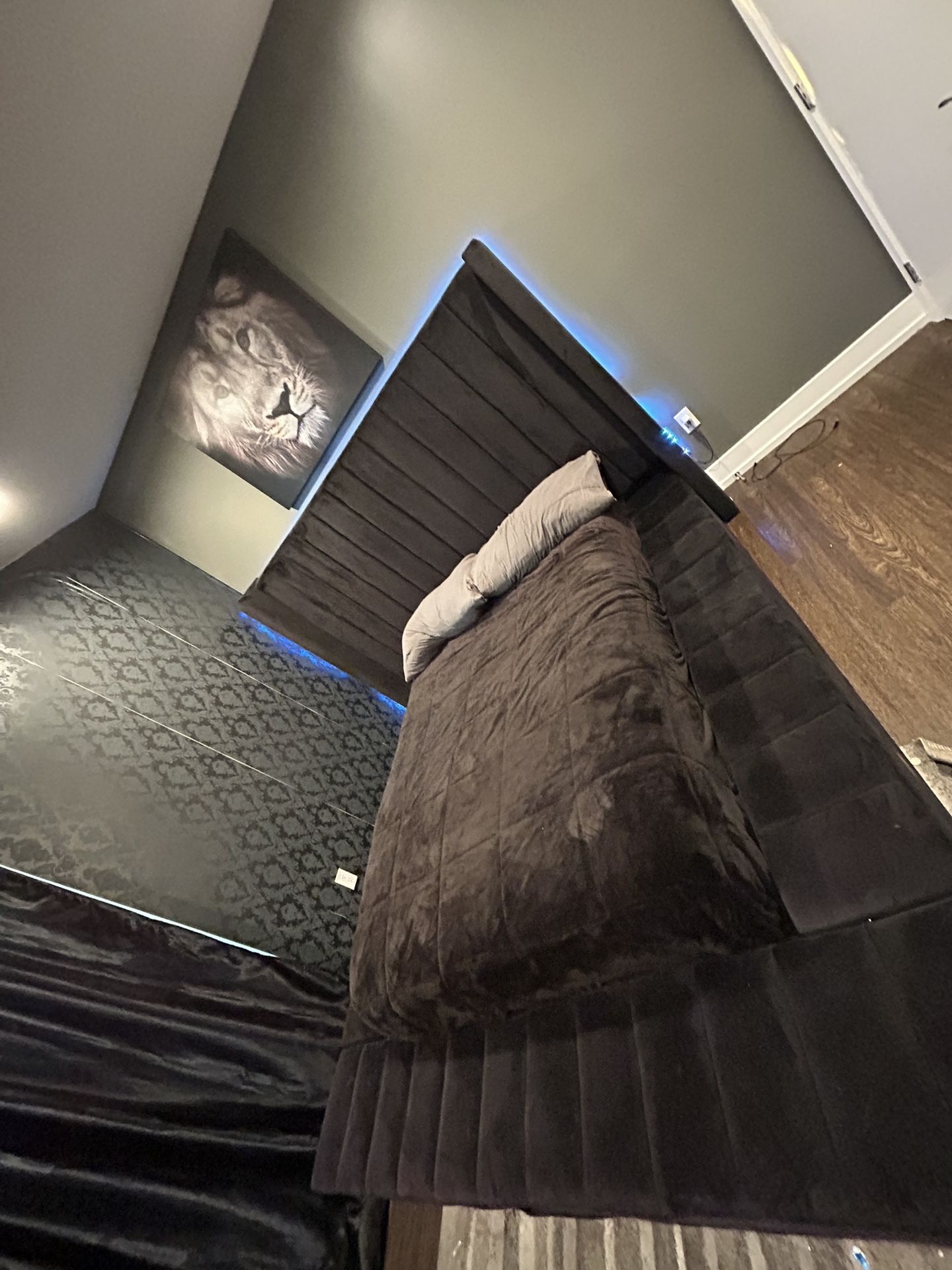 Queen Bed Frame And Mattress 