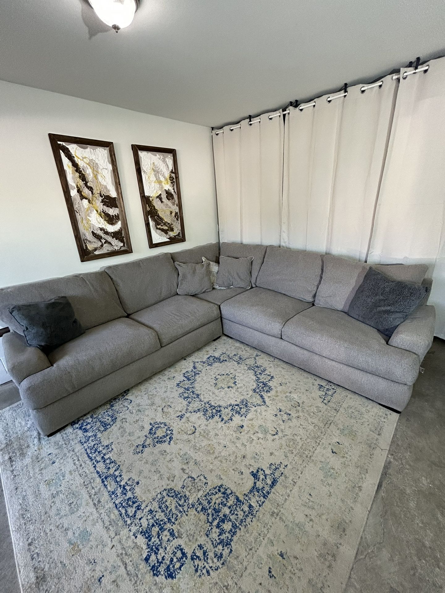 Broyhill 3 piece sectional couch 🛻Delivery Available 🛻