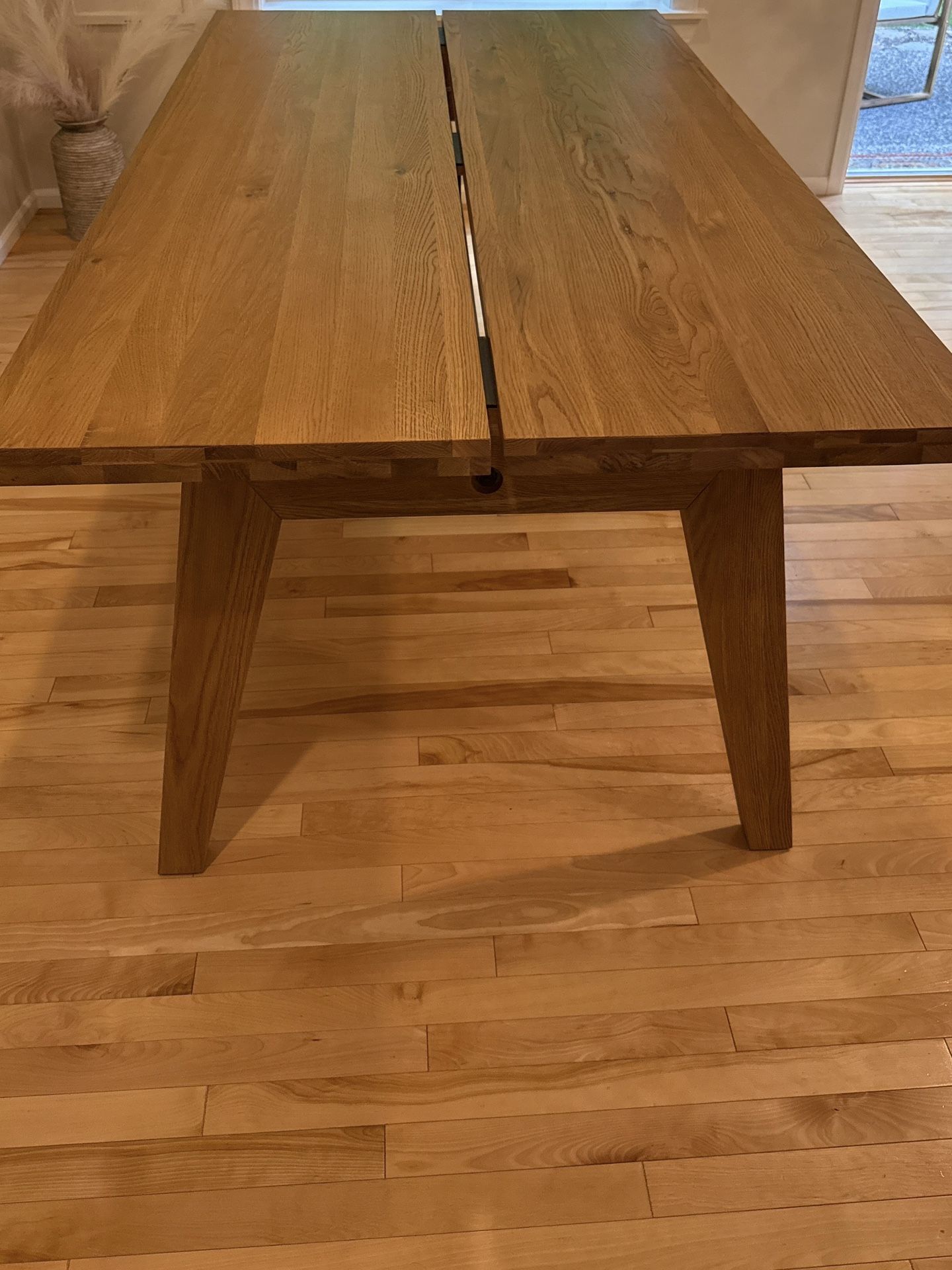 Madera Oak Dining Table 