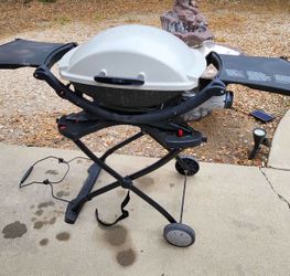 Weber Portable Camping BBQ Grill With Cart