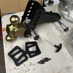 Adjustable Trailer Hitch With Locks 