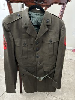 Vintage US Marine Corp Uniform Jacket with 2 Side Badges.  MENS SIZE MEDIUM Halloween costume.