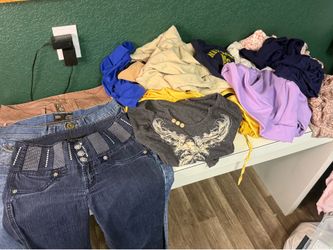 Clothing bundle/ lot!