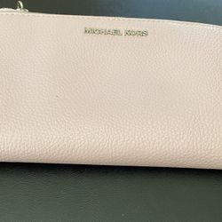 Micheal Kors Wallet
